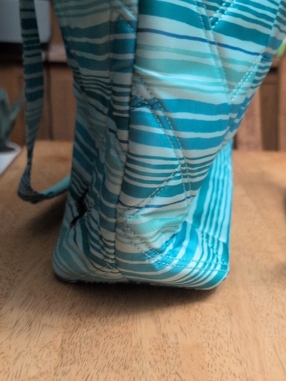 Lug Skyliner Light Blue Striped Quilted Tote Bag Love Waves Aqua - Picture 7 of 7